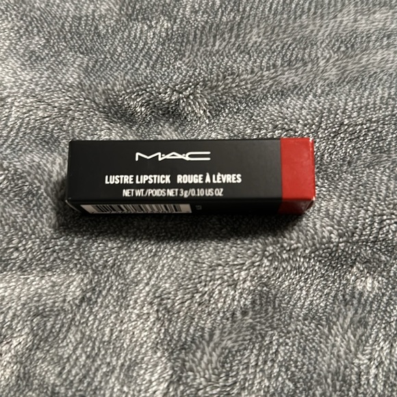MAC LUSTREGLASS SHEER-SHINE LIPSTICK, Lady Bug, NIB - Picture 2 of 5